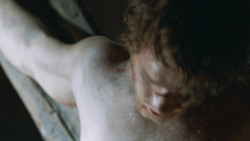 extant_GameOfThrones_3x05-TheClimb_2393