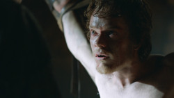 extant_GameOfThrones_3x05-TheClimb_2495