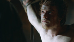 extant_GameOfThrones_3x05-TheClimb_2496