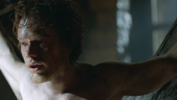 extant_GameOfThrones_3x05-TheClimb_2620
