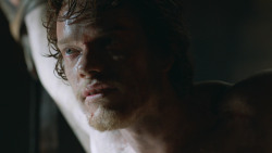 extant_GameOfThrones_3x05-TheClimb_2668