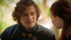 extant_GameOfThrones_3x05-TheClimb_4290