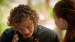 extant_GameOfThrones_3x05-TheClimb_4298