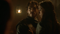 extant_GameOfThrones_3x07-TheBearAndTheMaidenFair_0357