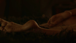 extant_GameOfThrones_3x07-TheBearAndTheMaidenFair_0396