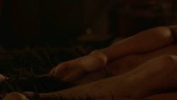 extant_GameOfThrones_3x07-TheBearAndTheMaidenFair_0400