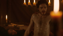extant_GameOfThrones_3x07-TheBearAndTheMaidenFair_0462