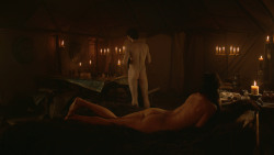 extant_GameOfThrones_3x07-TheBearAndTheMaidenFair_0476