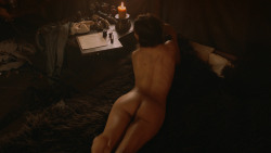 extant_GameOfThrones_3x07-TheBearAndTheMaidenFair_0477