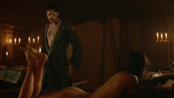 extant_GameOfThrones_3x07-TheBearAndTheMaidenFair_0490