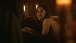 extant_GameOfThrones_3x07-TheBearAndTheMaidenFair_0501