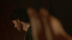 extant_GameOfThrones_3x07-TheBearAndTheMaidenFair_0509