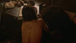 extant_GameOfThrones_3x07-TheBearAndTheMaidenFair_0524