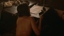 extant_GameOfThrones_3x07-TheBearAndTheMaidenFair_0525