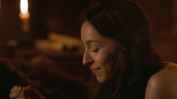 extant_GameOfThrones_3x07-TheBearAndTheMaidenFair_0672
