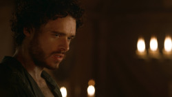 extant_GameOfThrones_3x07-TheBearAndTheMaidenFair_0678
