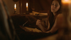 extant_GameOfThrones_3x07-TheBearAndTheMaidenFair_0701
