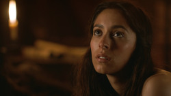 extant_GameOfThrones_3x07-TheBearAndTheMaidenFair_0716