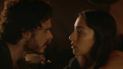 extant_GameOfThrones_3x07-TheBearAndTheMaidenFair_0733