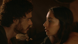 extant_GameOfThrones_3x07-TheBearAndTheMaidenFair_0734