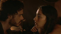 extant_GameOfThrones_3x07-TheBearAndTheMaidenFair_0737