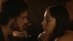 extant_GameOfThrones_3x07-TheBearAndTheMaidenFair_0742