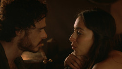 extant_GameOfThrones_3x07-TheBearAndTheMaidenFair_0743
