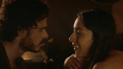 extant_GameOfThrones_3x07-TheBearAndTheMaidenFair_0745