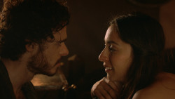 extant_GameOfThrones_3x07-TheBearAndTheMaidenFair_0746