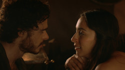 extant_GameOfThrones_3x07-TheBearAndTheMaidenFair_0747