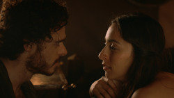 extant_GameOfThrones_3x07-TheBearAndTheMaidenFair_0748