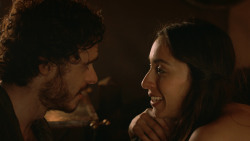 extant_GameOfThrones_3x07-TheBearAndTheMaidenFair_0755