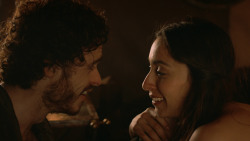 extant_GameOfThrones_3x07-TheBearAndTheMaidenFair_0756