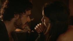 extant_GameOfThrones_3x07-TheBearAndTheMaidenFair_0768