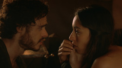 extant_GameOfThrones_3x07-TheBearAndTheMaidenFair_0777