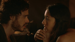extant_GameOfThrones_3x07-TheBearAndTheMaidenFair_0781