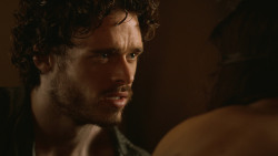 extant_GameOfThrones_3x07-TheBearAndTheMaidenFair_0782