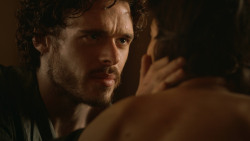 extant_GameOfThrones_3x07-TheBearAndTheMaidenFair_0791