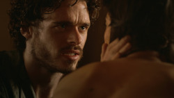 extant_GameOfThrones_3x07-TheBearAndTheMaidenFair_0792