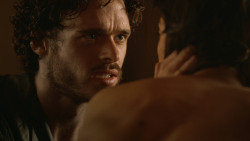 extant_GameOfThrones_3x07-TheBearAndTheMaidenFair_0793