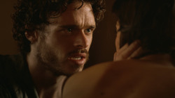 extant_GameOfThrones_3x07-TheBearAndTheMaidenFair_0795