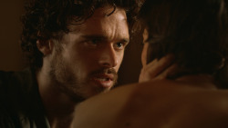 extant_GameOfThrones_3x07-TheBearAndTheMaidenFair_0799