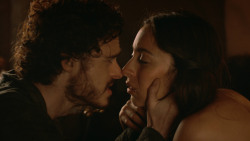extant_GameOfThrones_3x07-TheBearAndTheMaidenFair_0800