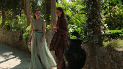 extant_GameOfThrones_3x07-TheBearAndTheMaidenFair_1176