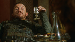 extant_GameOfThrones_3x07-TheBearAndTheMaidenFair_1484