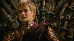 extant_GameOfThrones_3x07-TheBearAndTheMaidenFair_1857