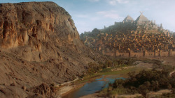 extant_GameOfThrones_3x07-TheBearAndTheMaidenFair_1940