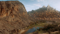extant_GameOfThrones_3x07-TheBearAndTheMaidenFair_1941