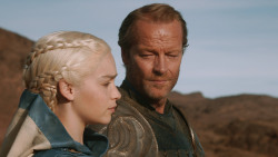 extant_GameOfThrones_3x07-TheBearAndTheMaidenFair_1957