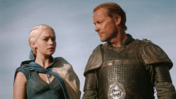 extant_GameOfThrones_3x07-TheBearAndTheMaidenFair_1975